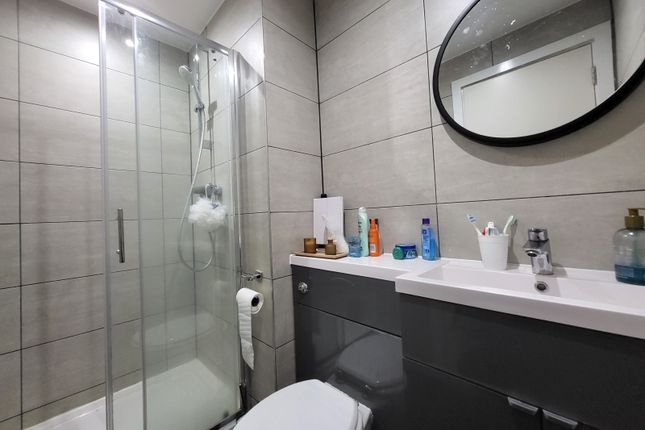 Apartment 1402 WEST POINT, 501 Chester Road, Manchester photo 5