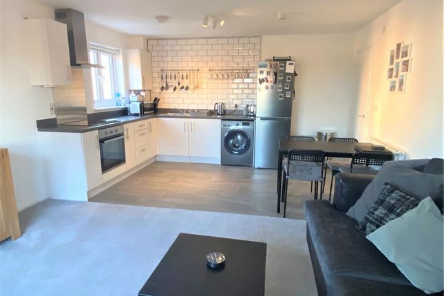 1, Crabtree Close, Cranbrook, Exeter photo 3