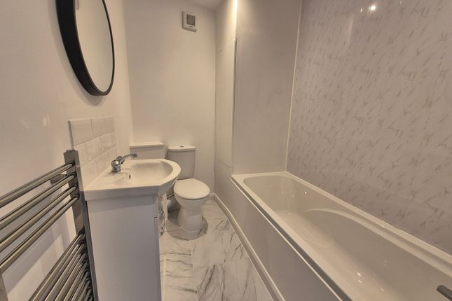 932A, Bournemouth photo 3