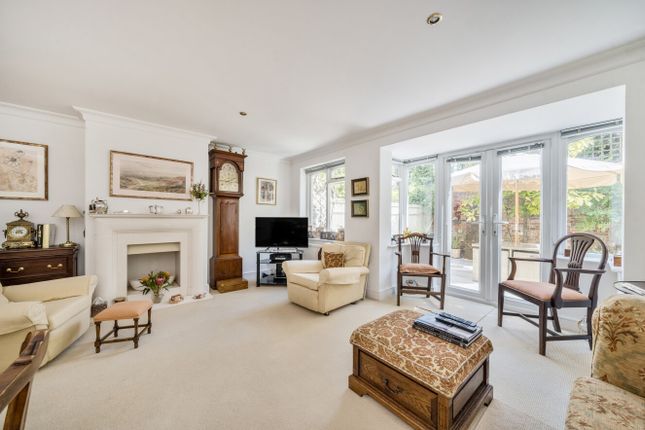 3, Clock House Court, Haslemere photo 3