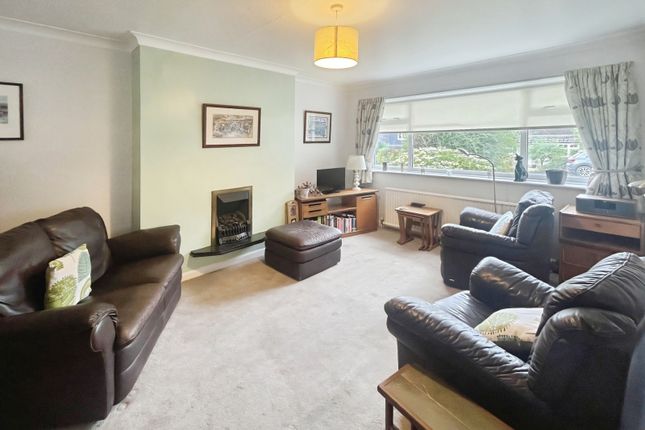 1, Hall Close, Hyde photo 3