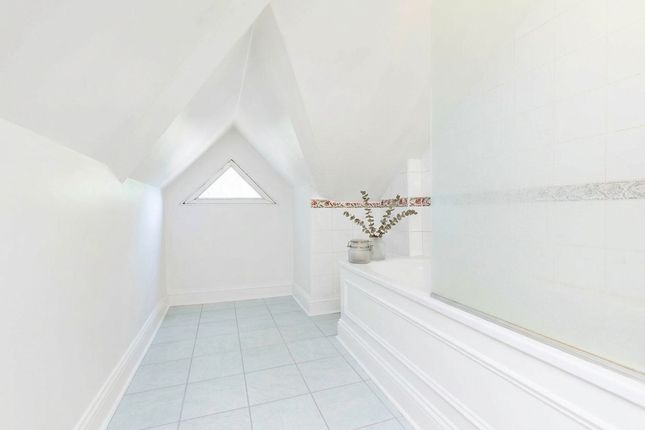 519b Finchley Road, London photo 5