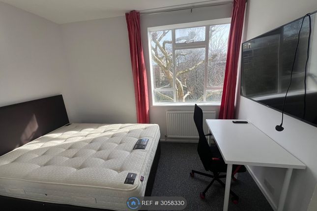 Flat, Exeter House Hallfield Estate, London photo 4