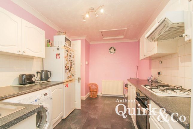 Bungalow for sale in Thisselt Road, Canvey Island