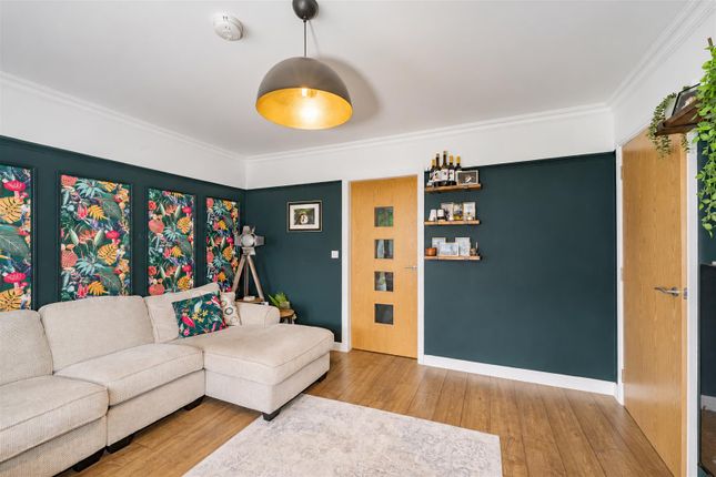 10, Greenfield Crescent, Dundee photo 4