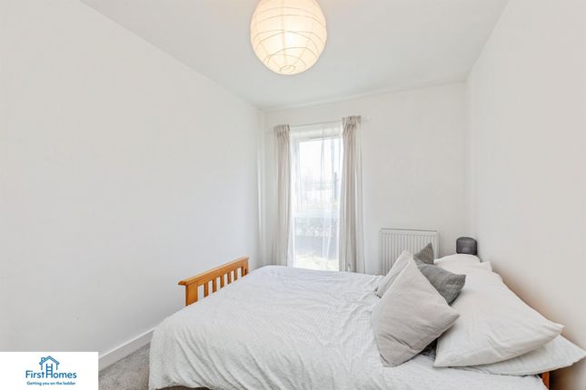 Flat 2, Block A, 10 Landing Lights, Bristol photo 4