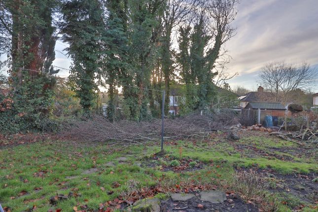 79, Burley Wood Crescent, Leeds photo 4