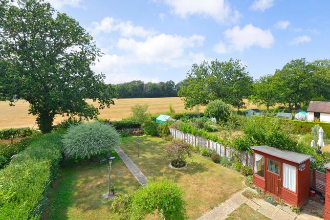 25 Wyphurst Road, Cranleigh photo 4