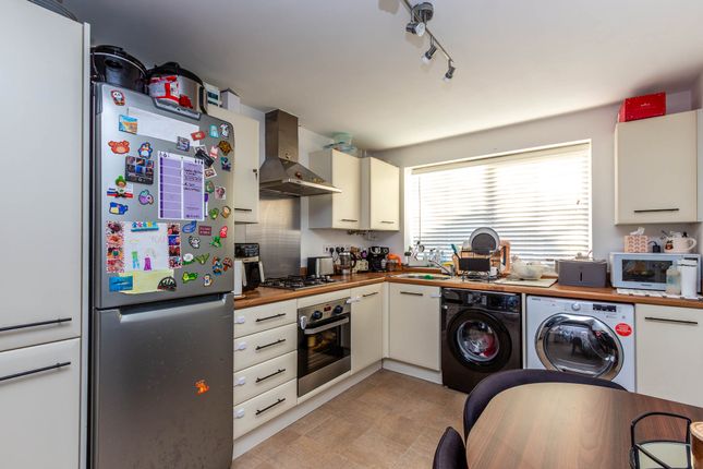 18, Dove Close, Higham Ferrers photo 4