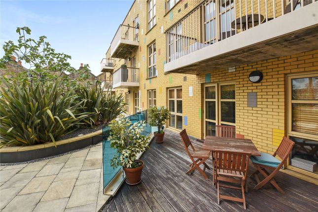 Flat for sale in Fulham Island, Fulham Broadway
