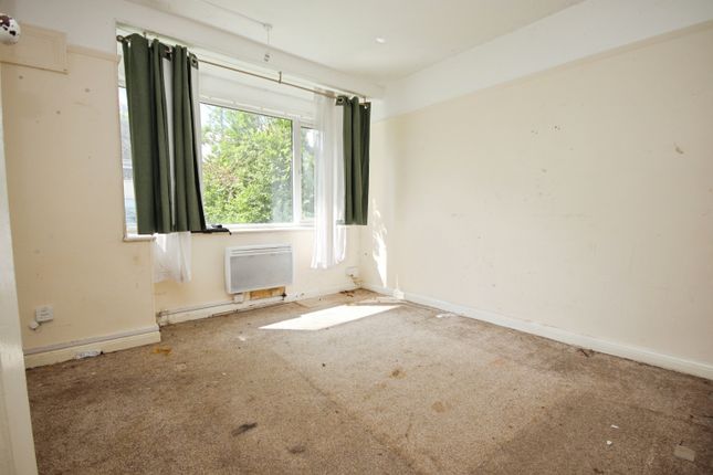 2, Glenwood Grove, Lincoln photo 4