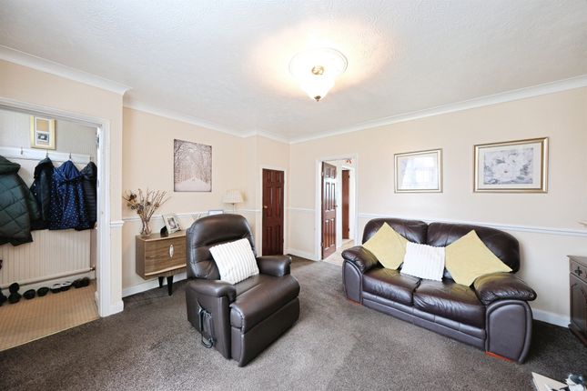 39, Kilton Hill, Worksop photo 2