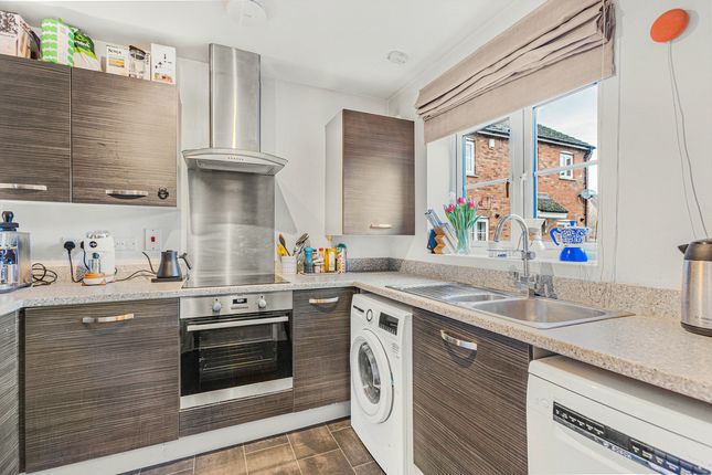 28, Hawthorn Place, Didcot photo 3