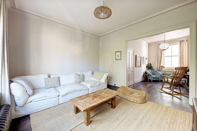4 Villas On The Heath,, Vale of Health, London photo 2