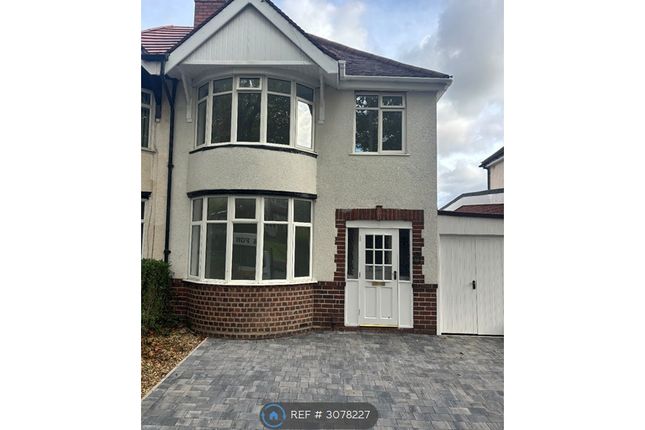 3-bed semi-detached on Dudley, £1,350/mo