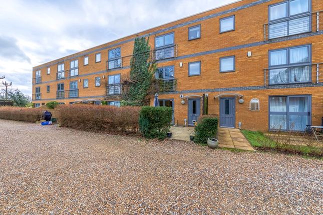 Town house for sale in Coopers Green Lane, Hatfield