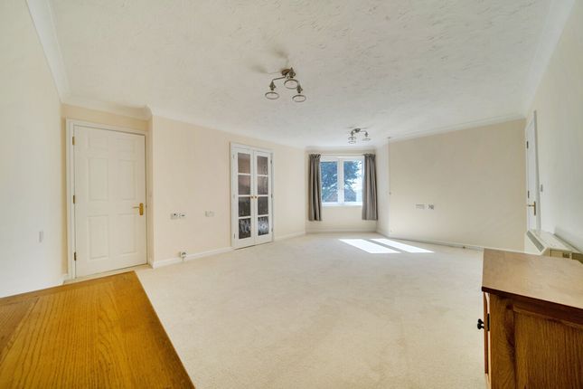 35 Byron Court Stockbridge Road, Chichester photo 2