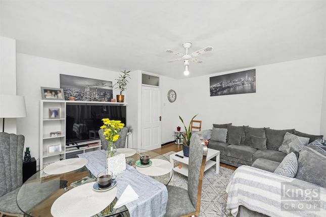 Flat 11, Cheviot House, Northumberland Park, London photo 4