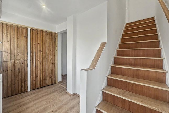 37, Gibbons Avenue, Nottingham photo 2