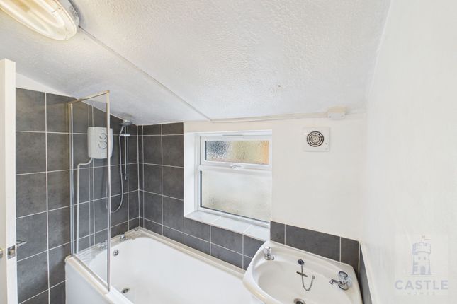 Room 2, 281, Weelsby Street, Grimsby photo 4