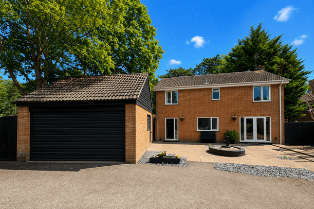 207, Yarmouth Road, Lowestoft photo 3