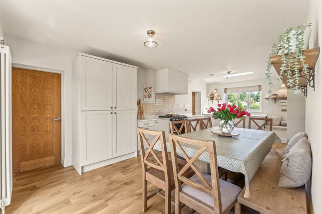 8, Hollin Lane, Macclesfield photo 4