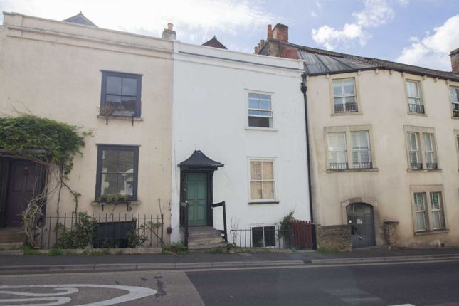 Maisonette to rent in North Parade, Frome