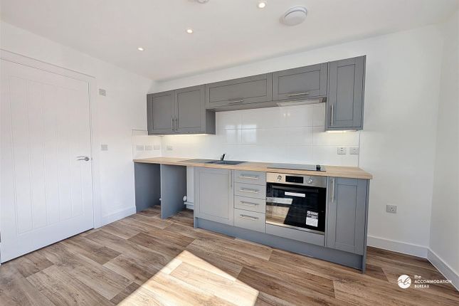 24, Lamorrick Drive, Bodmin photo 3