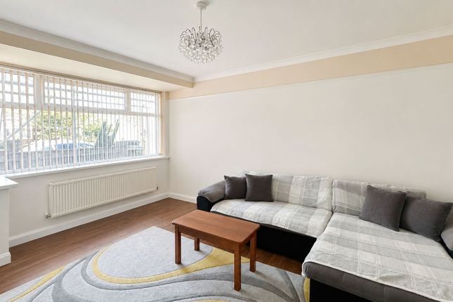 14 Lime Tree Avenue, Pontefract photo 3