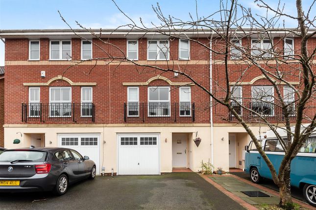 Town house for sale in Wateredge Close, Leigh