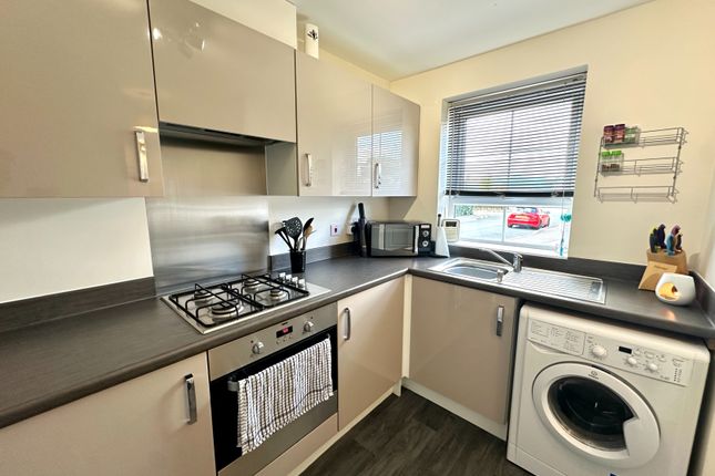 21, Centenary Lane, Wednesbury photo 3