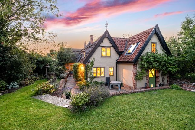 3-bed house on Willow Cottage, Low Road, Harleston, £650,000
