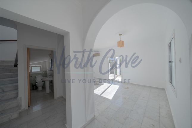 Villa for sale in Yalcinay Sokak, West Of Kyrenia