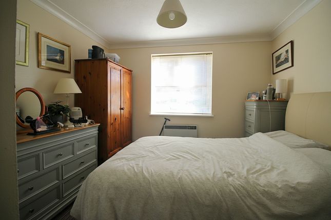 60 Snowdon Close, Eastbourne photo 4