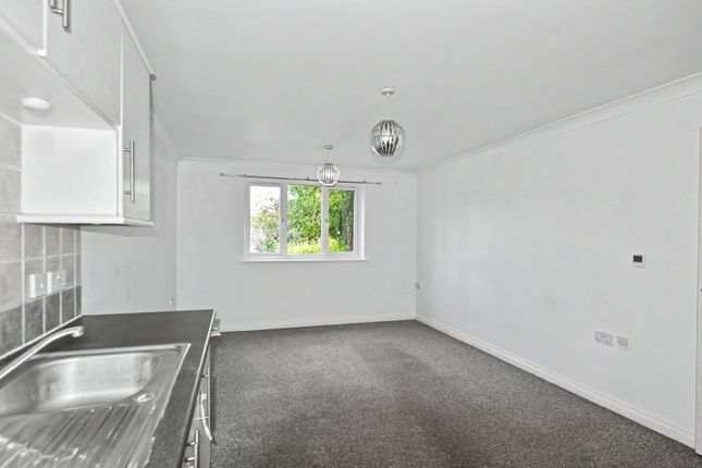 4, Lime Tree Place, Ipswich photo 4