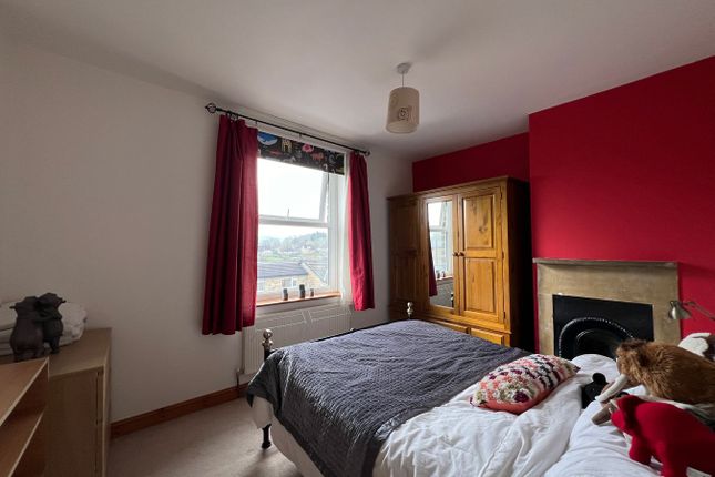 23, Longlands Road, Huddersfield photo 4
