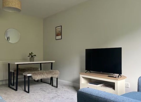 Flat 6, Wirral photo 3