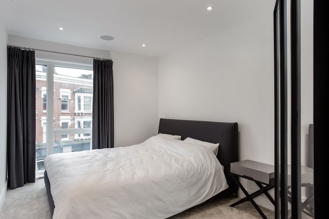 Flat for sale in New Kings Road, Parsons Green