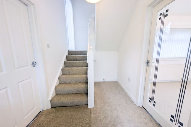 28, Campbell Avenue, Stevenston photo 3