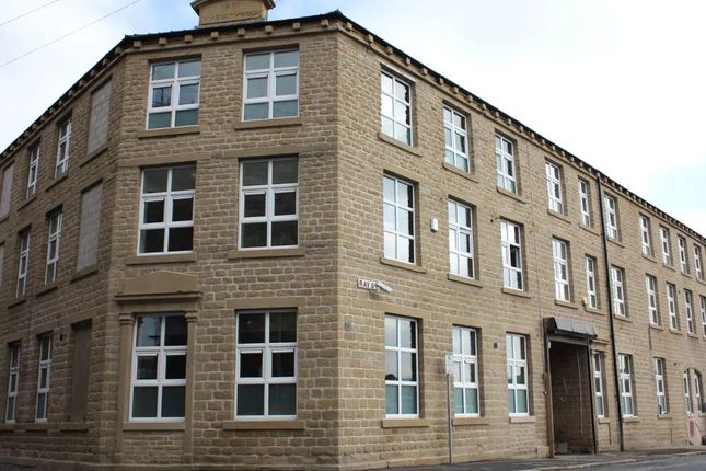 Thumbnail Room to rent in Ray Street, Near Town Centre, Huddersfield