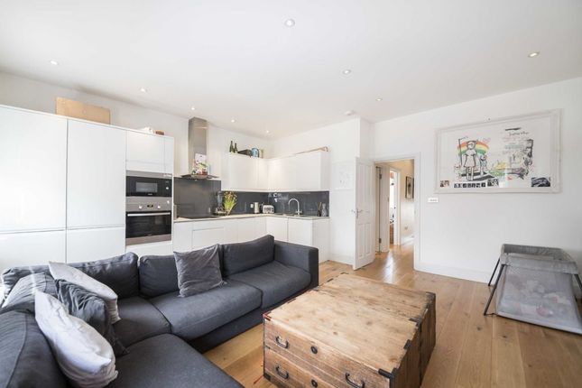 Flat to rent in Golborne Road, London