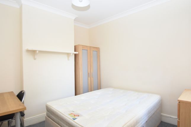 Terraced house to rent in Harrow Road, Southsea