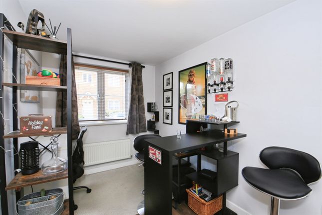 47, Emperor Way, Peterborough photo 4