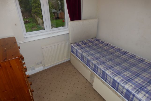 31 Chester Avenue, Luton photo 5