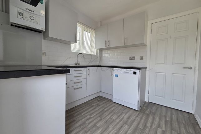 14, Anthony Way, Slough photo 3