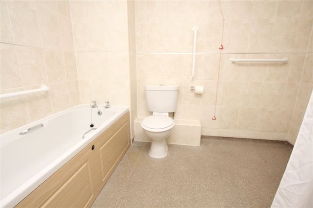 Flat for sale in Buckingham Road, Brackley