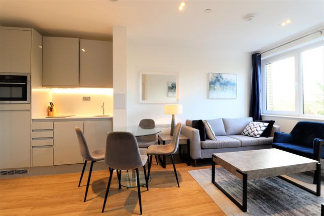 Flat for sale in Pinnacle House, Home Park Mill Link, Kings Langley, Hertfordshire