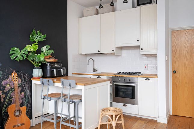 Marsden Court, The Oval, E2 9DT, Bethnal Green photo 3
