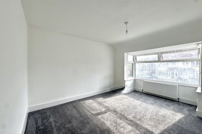 18, Purcell Road, Greenford photo 4