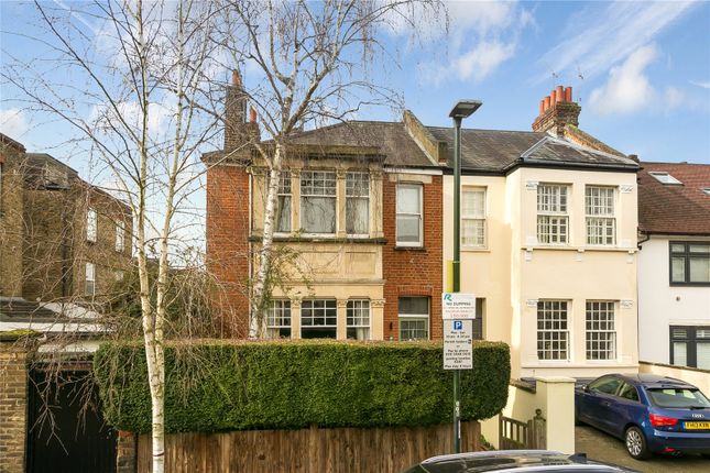 Detached house for sale in Pagoda Avenue, Richmond